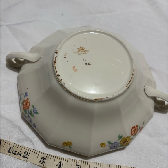 Vintage Floral Patterned Ceramic Tureen with Handles - Picture 7 of 8